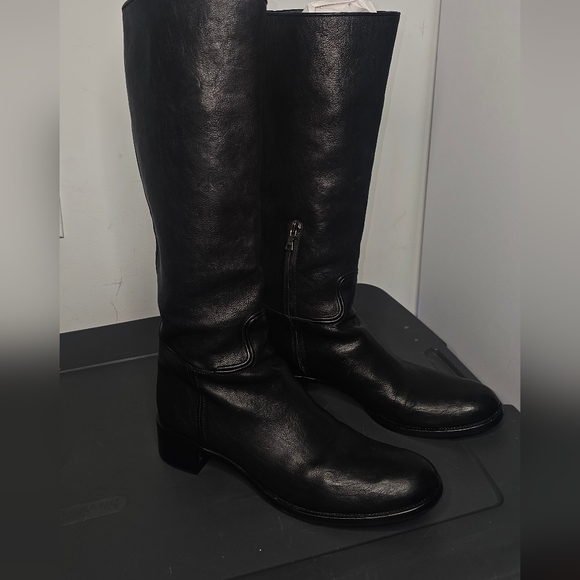 Used Prada milano boots Excellent condition no scratches SIZE 40 - Picture 3 of 5